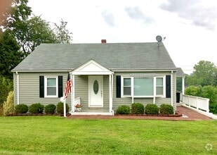 Building Photo - 201 Elm St