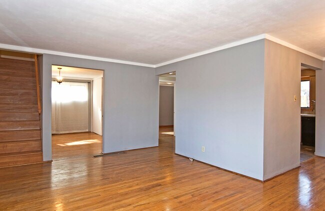 Foto del edificio - Spacious 4-Bedroom Home in the Heart of Midtown