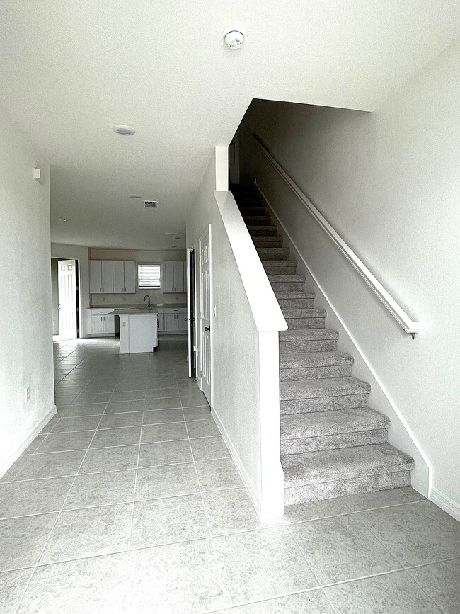 Building Photo - 1248 Stockwell Ave