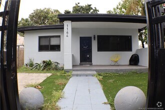 Building Photo - 1144 NW 30th St