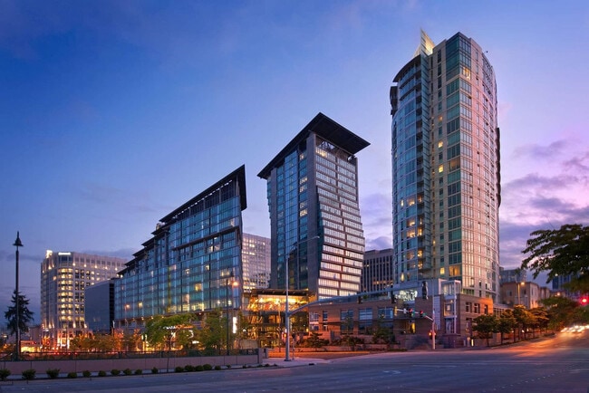 Foto del edificio - 909 112th Ave NE