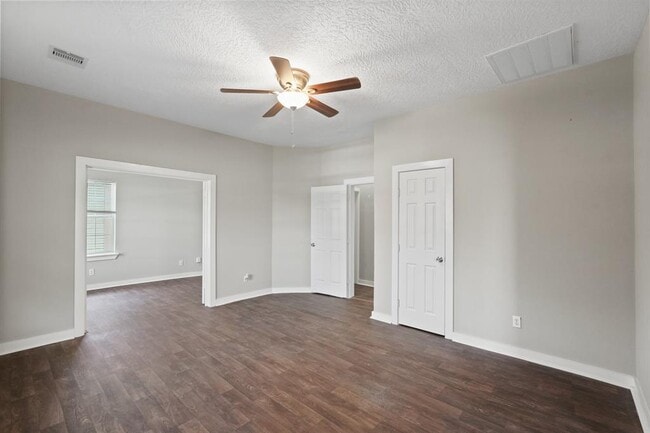 Building Photo - 6816 Avenue C