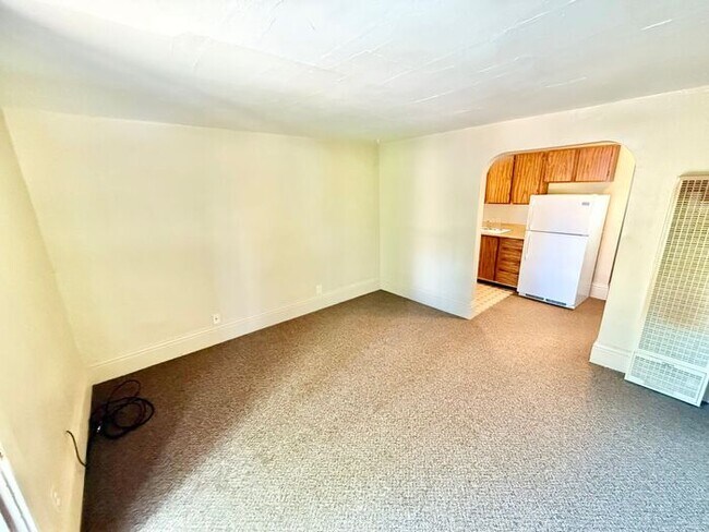 Foto del edificio - Best Kept Secret! Great Price On This Wond...