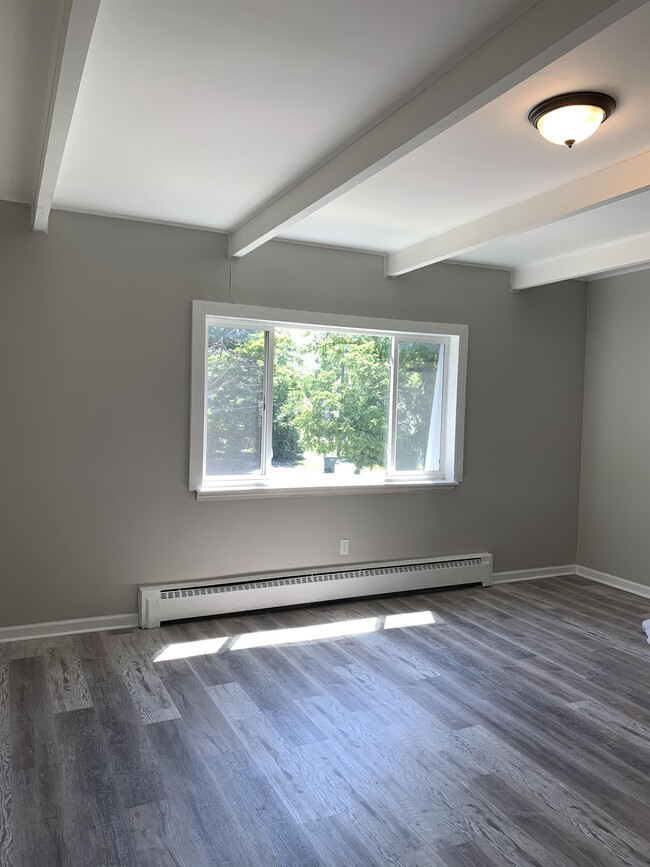 Building Photo - 54 College Ave