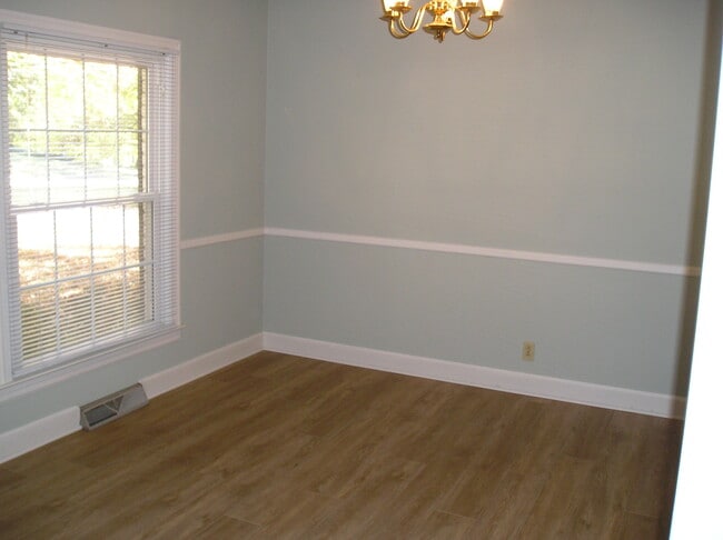 Building Photo - 1111 Lipscomb Dr