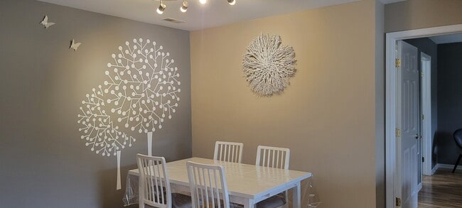 Dining Room - 622 Cambridge Ct