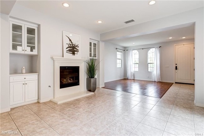 Building Photo - 3 br, 3 bath House - 24 Long Fellow