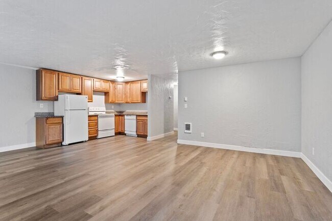 Foto del edificio - 1 bedroom 1 bath. FIRST MONTH FREE!!!!