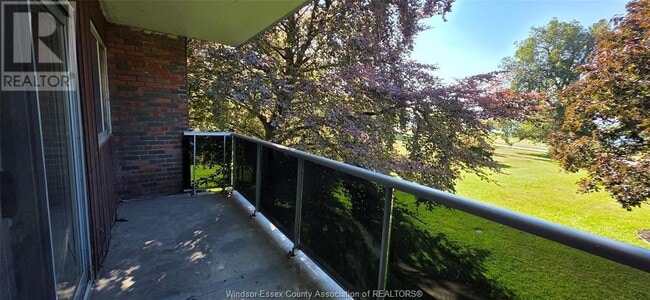 Building Photo - 3905 Riverside Dr