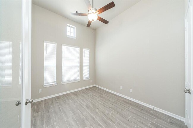 Foto del edificio - 4523 Ana Ridge Ln