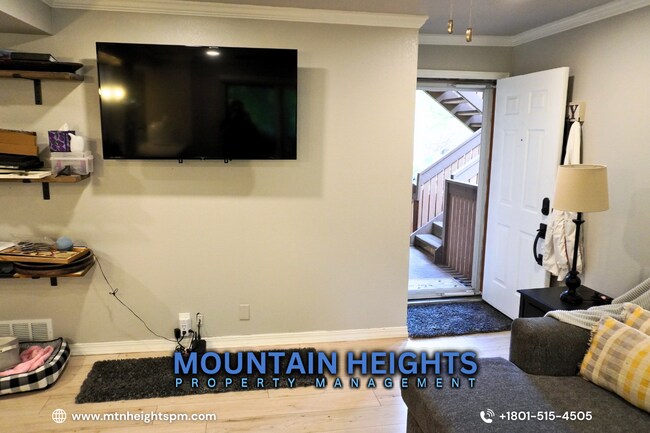 Foto del edificio - 6841 Countrywoods Cir