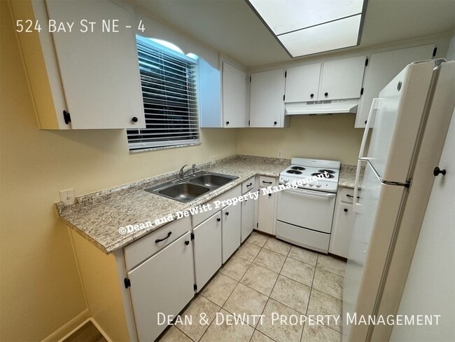 Foto del edificio - 2 Bed/1 Bath - Unit 4