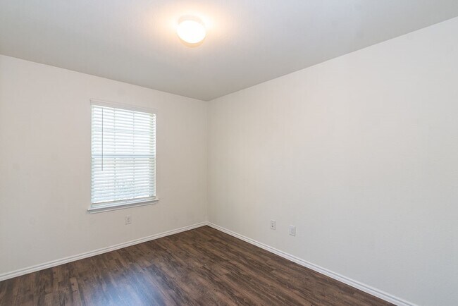 Foto del edificio - 2622 Summer Ln