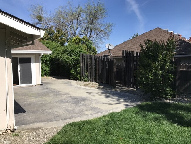 Building Photo - 3 br, 2 bath House - 1509 Crestmont Ave