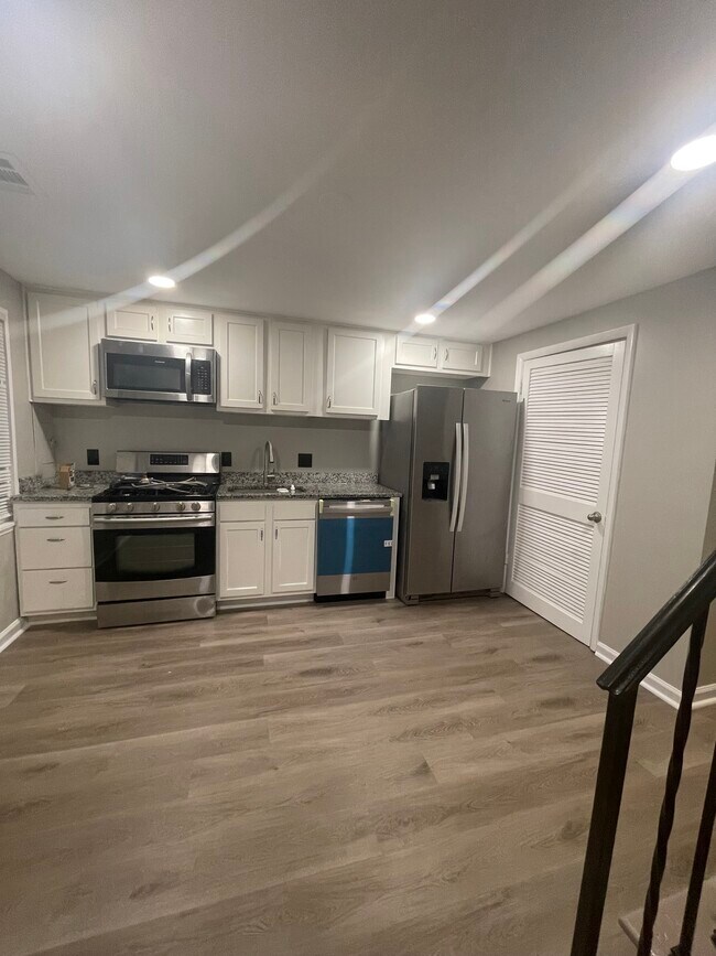 Cocina (2/3) - 1900 Dutch Village Dr