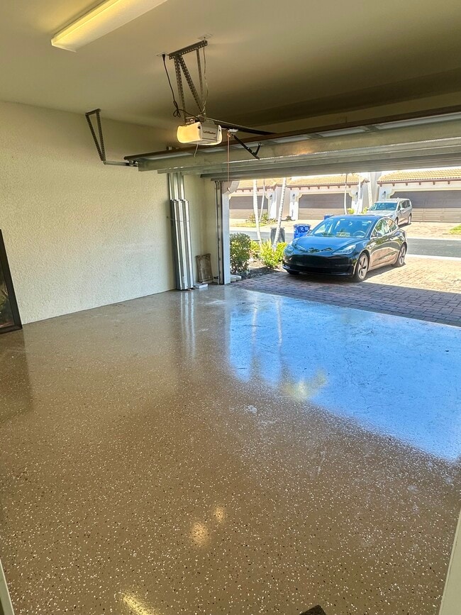 2 car Finished Garage - 15821 Portofino Springs Blvd