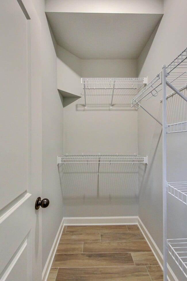 Building Photo - 6117 S University Ave