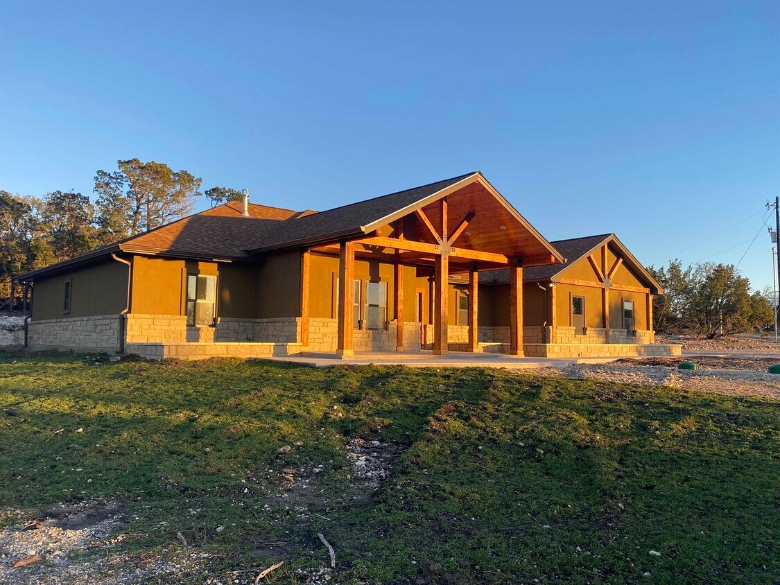 2920 CR 112, TX 78611 House Rental in TX