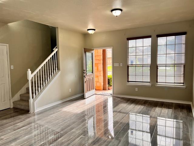 Building Photo - 308 Serenade Ln
