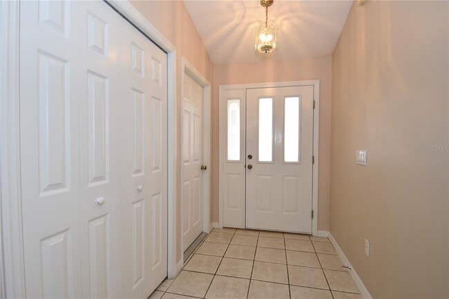 Building Photo - 8 Regency Dr