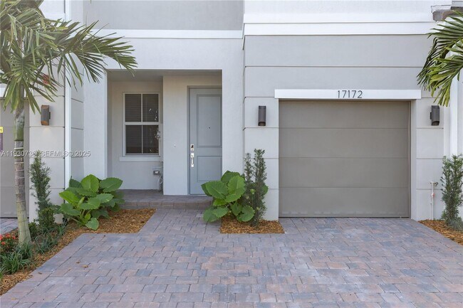 Foto del edificio - 17172 SW 2nd St