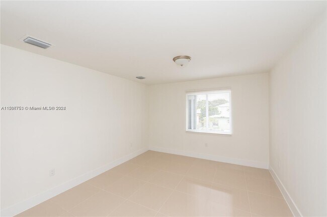 Foto del edificio - 1740 NW 64th St