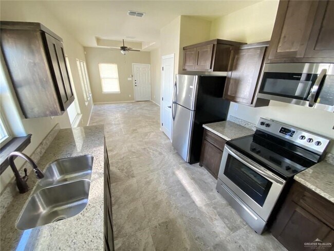 Foto del edificio - 5904 Nightingale Ave