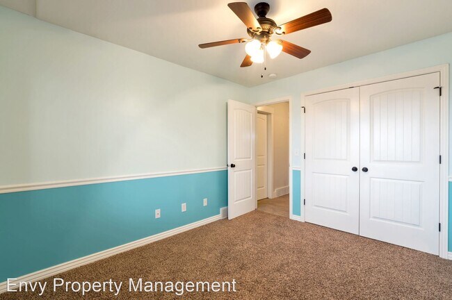 Building Photo - 5 br, 3.5 bath House - 5177 S. 5750 W.
