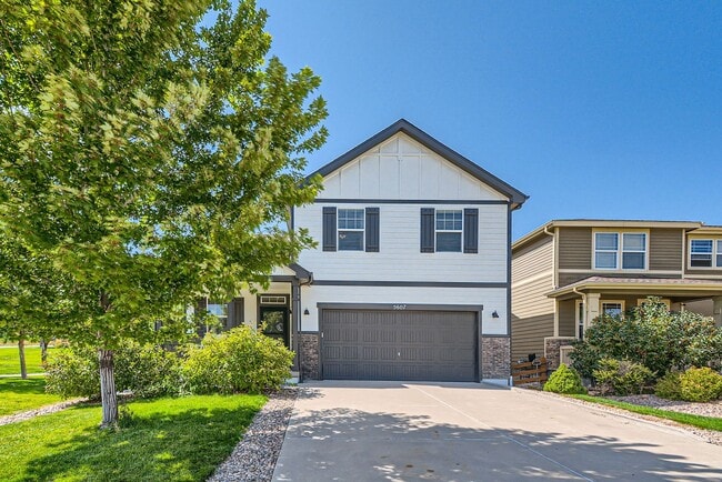 Photo - Beautiful 4 Bedroom Home with Stunning Vie...