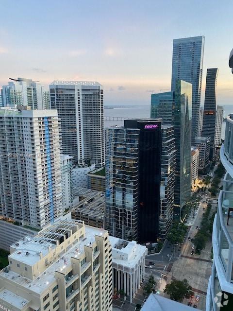 Building Photo - 1060 Brickell Ave