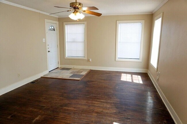 Building Photo - 2003 28th St