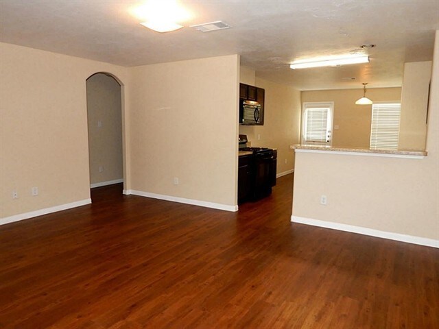 Foto del edificio - 806 Sun Prairie Drive