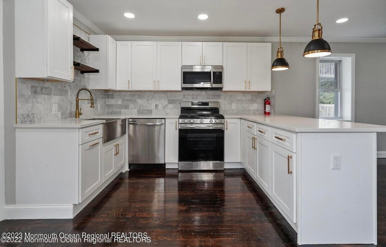Primary Photo - 125 Ridge Ave