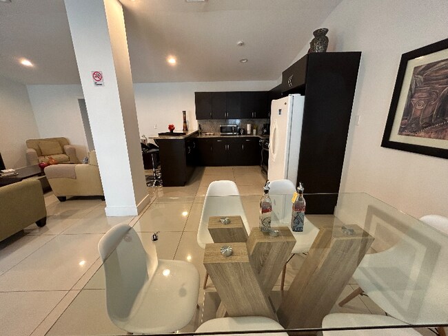 Foto del edificio - 88 NE 154th St