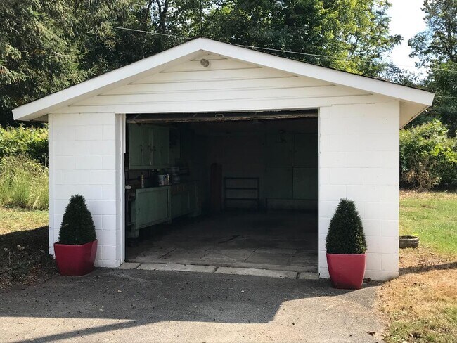 Building Photo - 252 Coolspring Jumonville Rd