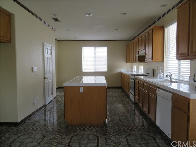 Building Photo - 15559 Darlene Ln