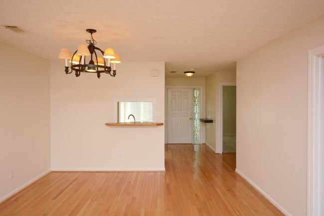 Building Photo - 2 bedroom in Mount Pleasant SC 29464