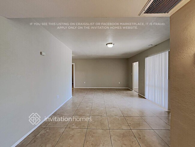 Building Photo - 9444 N 4th Ave