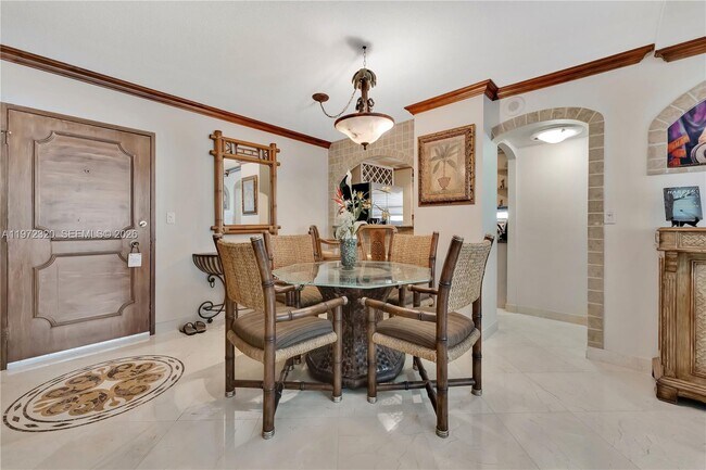 Foto del edificio - 5555 Collins Ave