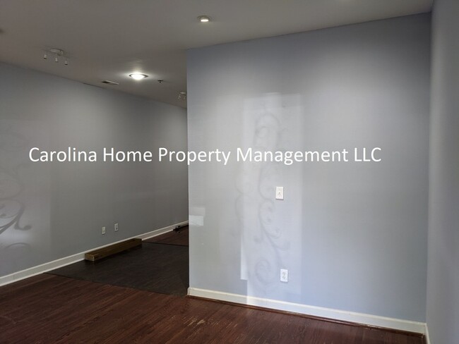 Building Photo - 13127 Rosedale Hill Ave