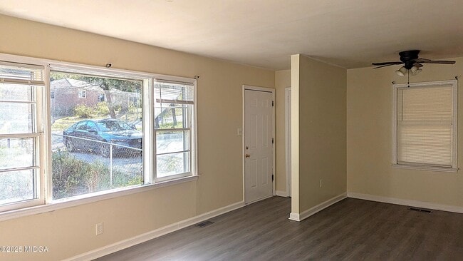 Foto del edificio - 5161 Pinefield Dr