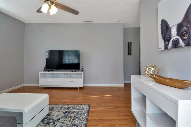 Foto del edificio - 1017 SW 30th St