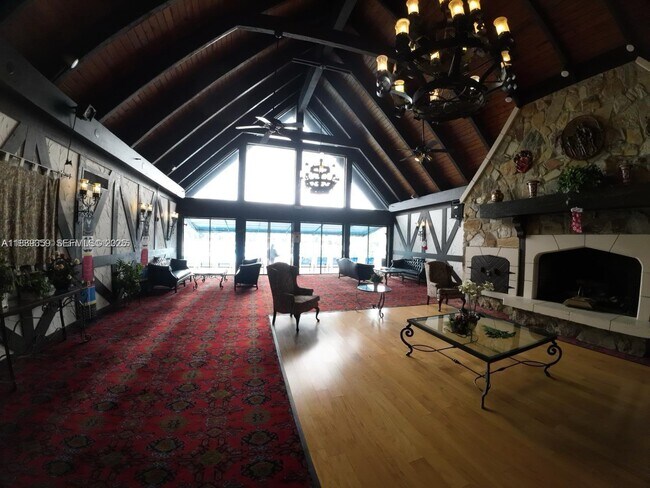 Foto del edificio - 3720 Inverrary Dr