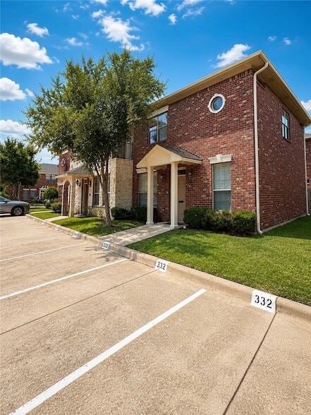 Building Photo - 332 Forest Dr Loop