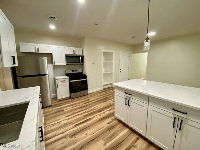 Foto del edificio - 884 Copley Rd