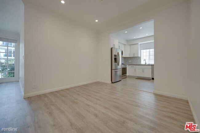 Building Photo - 3 br, 3 bath House - 9800 Vidor Dr Apt 102