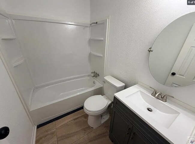 Foto del edificio - 2405 Mamie Dr