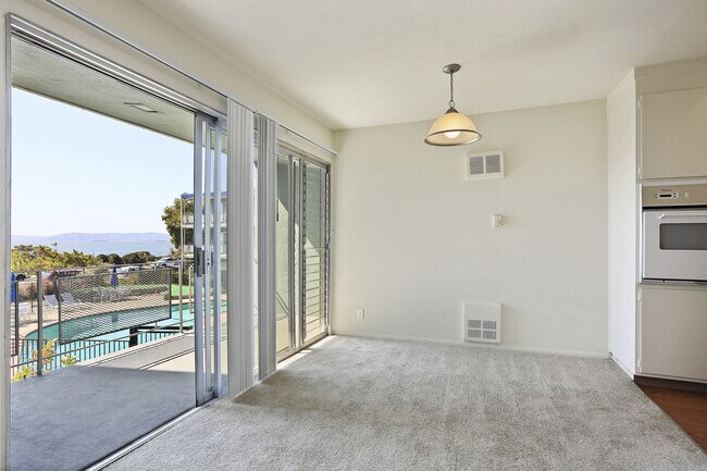 Foto del edificio - Waterfront Apartments