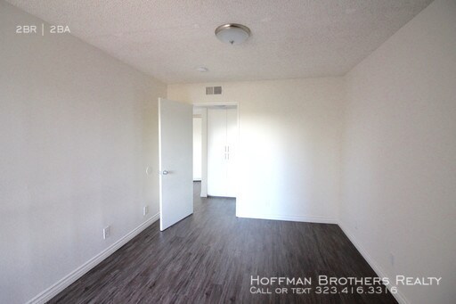 Building Photo - 1725 Grismer Ave