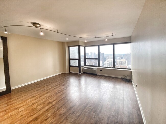 Building Photo - 30 E Huron St